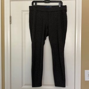 Old Navy Stevie Herringbone Pant